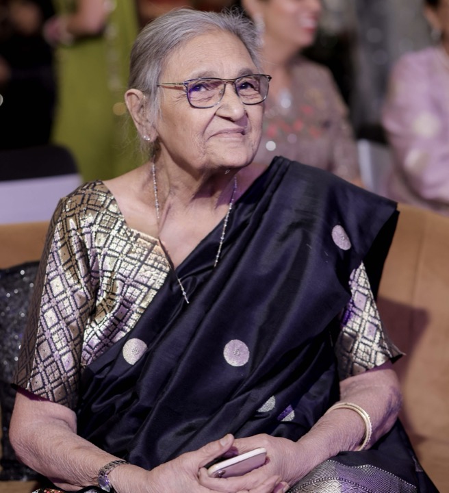 Shaku, Anushree's dadi
